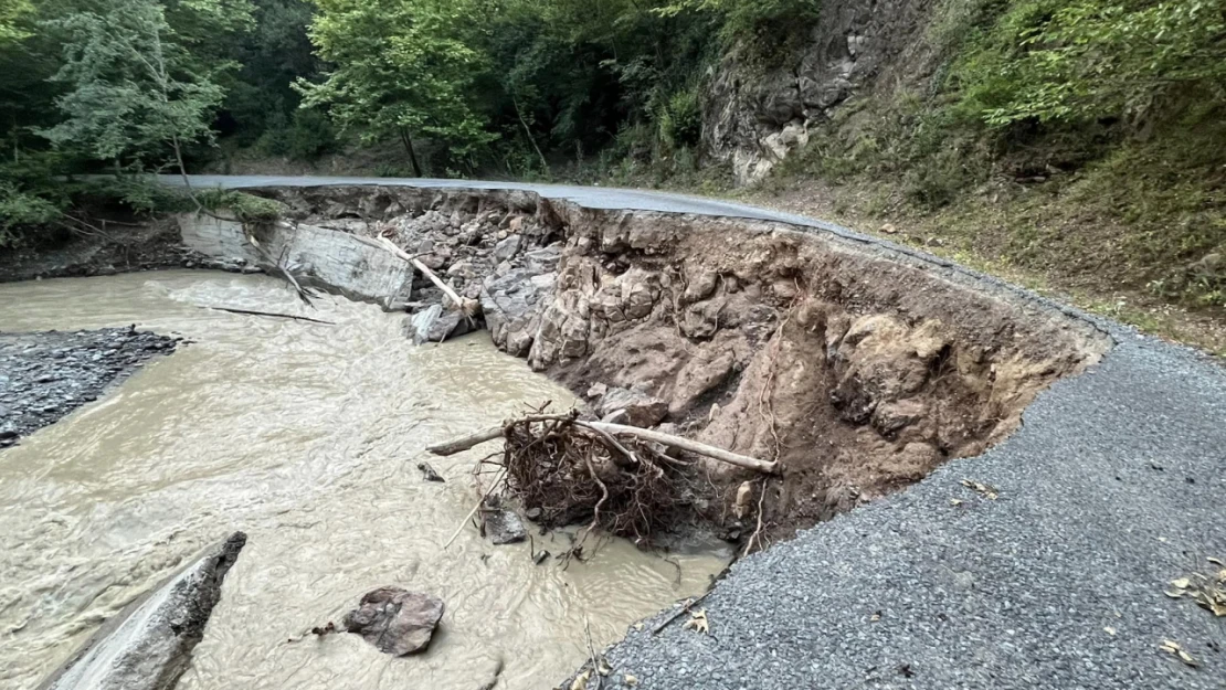 Yedigöller yolu trafiğe kapandı