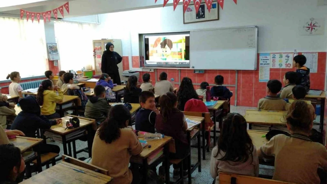 Yeşilay'dan 700 Öğrenciye Eğitim