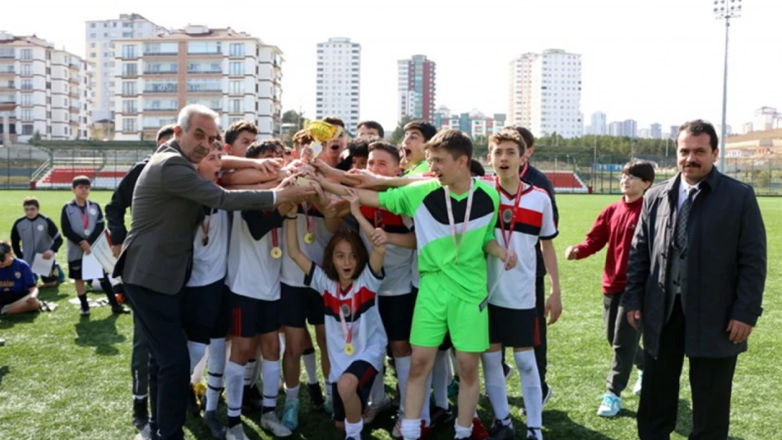 Yıldızlar futbol il birinciliği sona erdi