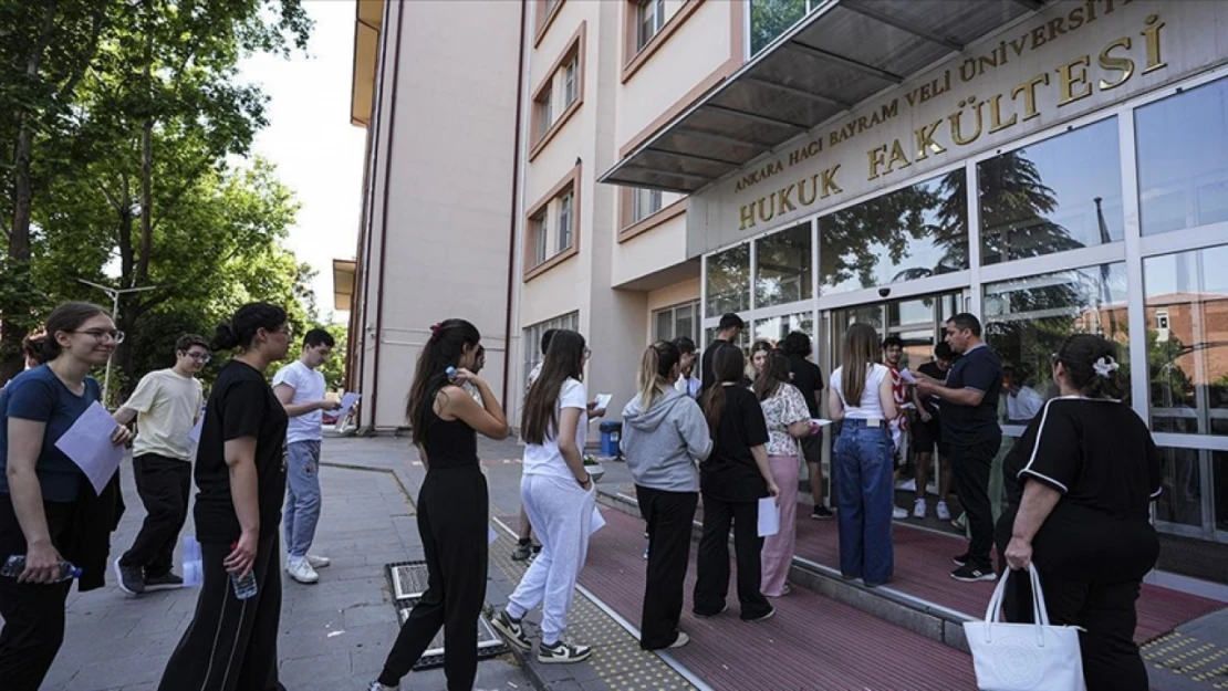 YKS'nin İlk Oturumu TYT Sona Erdi