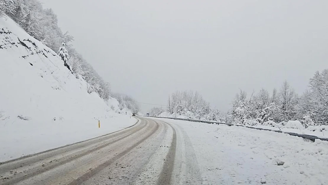 Yoğun Kar Yağışı Etkili Oluyor