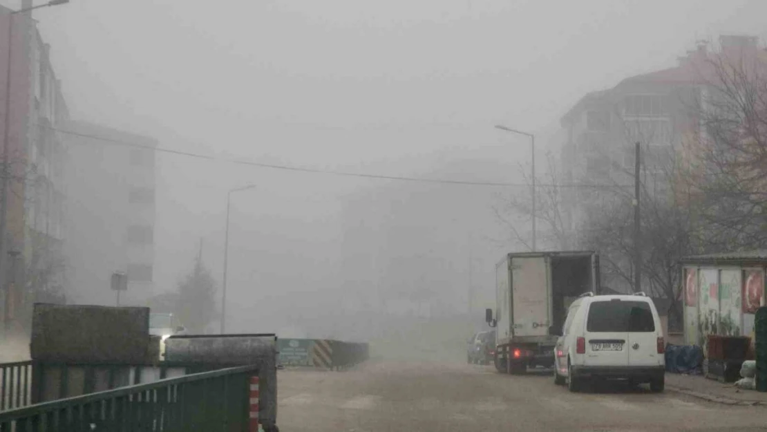 Yoğun Sis Görüş Mesafesini 20 Metreye Kadar Düşürdü