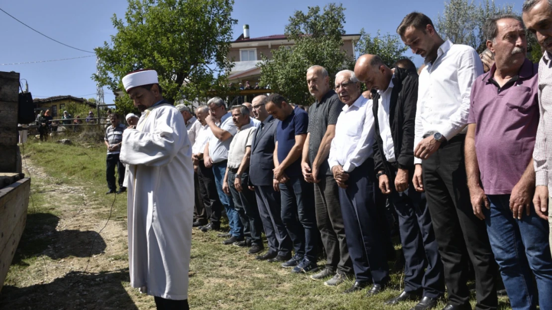 Zahide Bayraktar Toprağa Verildi