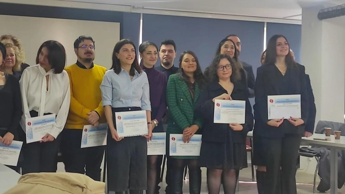 ZBEÜ Mezununa Genç Sosyal Bilimciler Ödülü