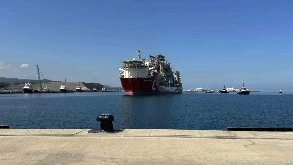 Zonguldak Protokolü Abdülhamid Han Sondaj Gemisi'ni Karşıladı