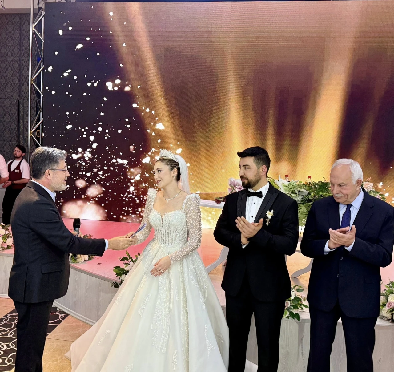 Ayşegül İle Muzaffer Evlendi