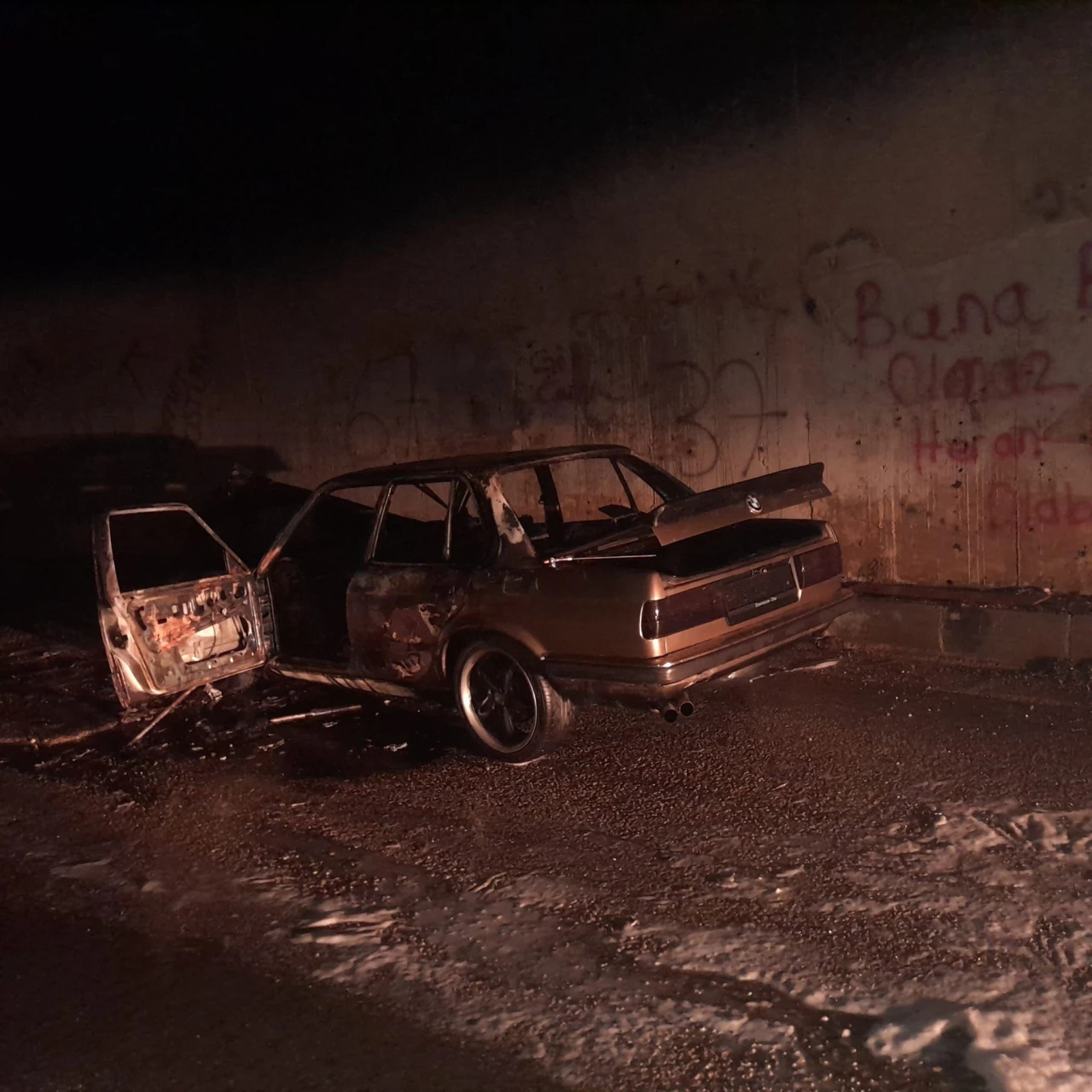 Kastamonu'da Alevlere Teslim Olan Forklift Ve Otomobil Kullanılmaz Hale Geldi