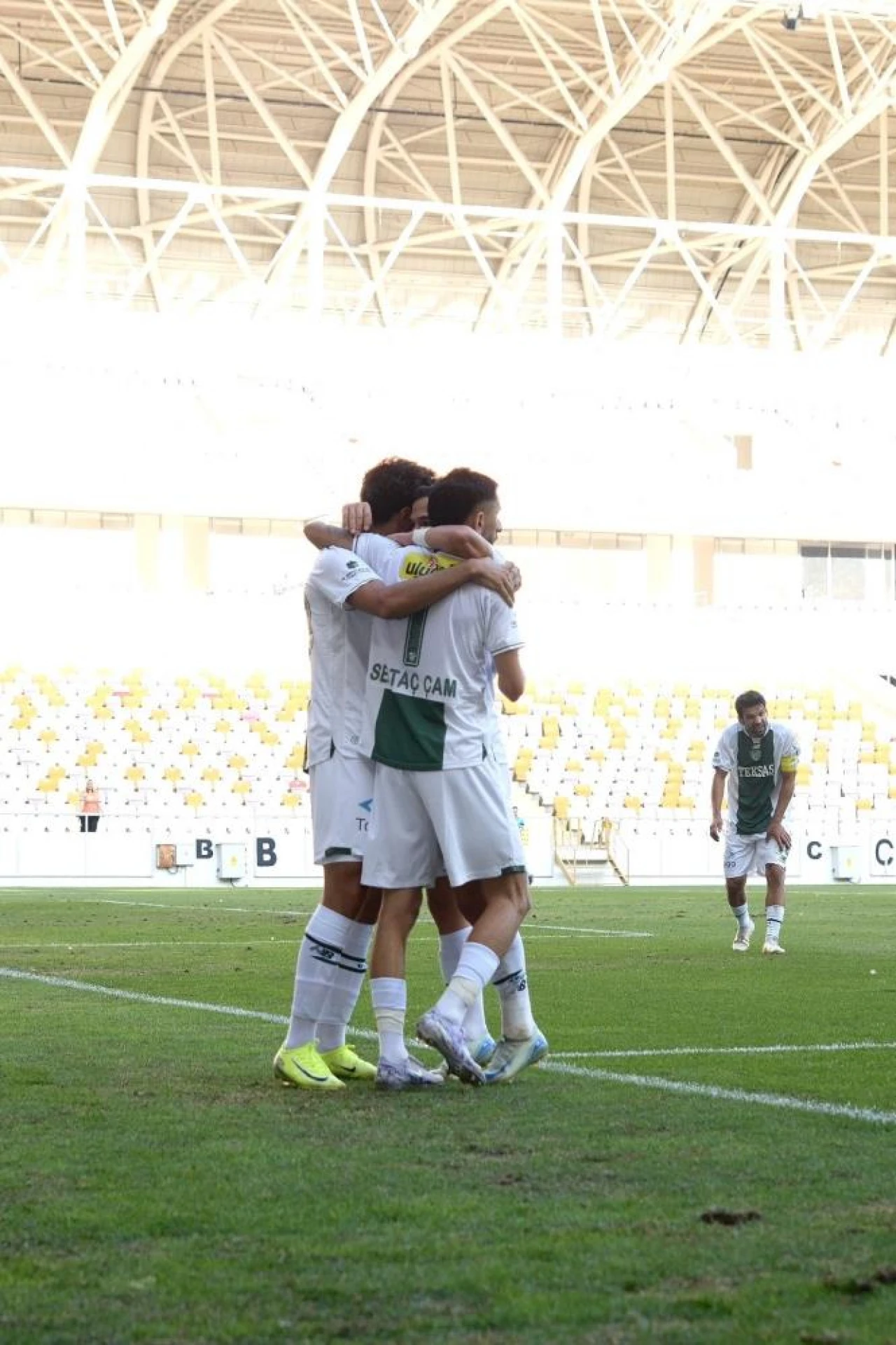 Bursaspor Sezona Tarihi Galibiyetle Başladı: 8-0