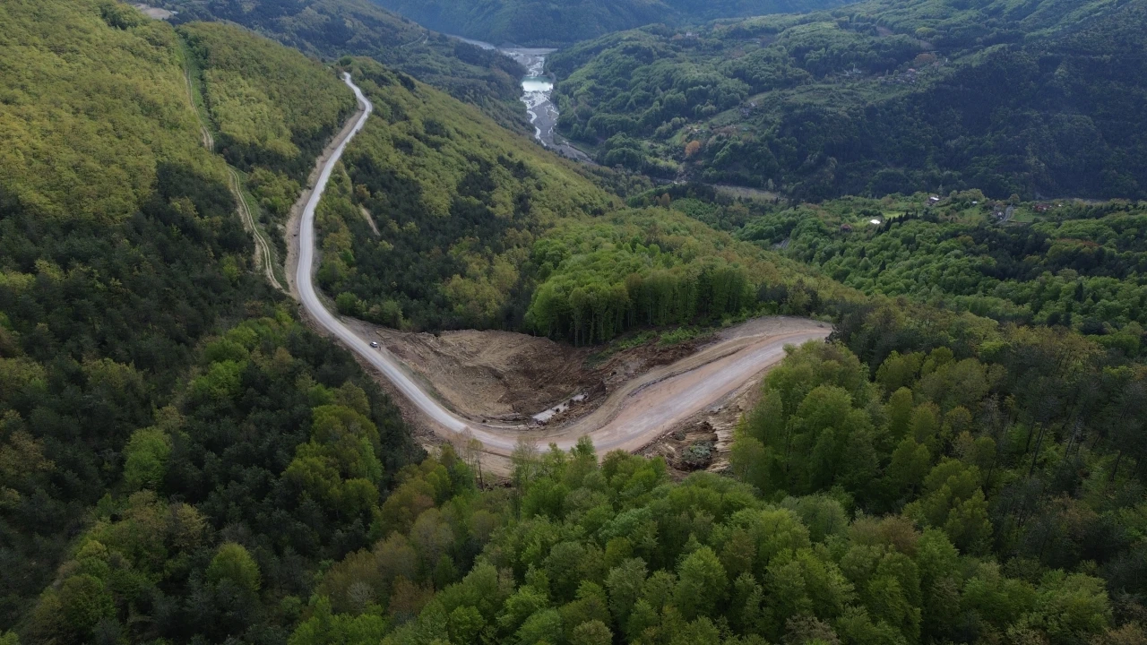 Heyelan Nedeniyle Kapanan Yol Yeniden Ulaşıma Açıldı