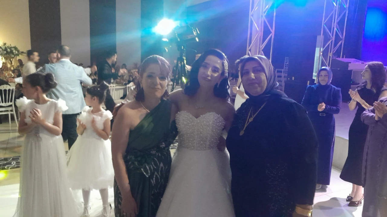 Esra İle Berk Evlendi
