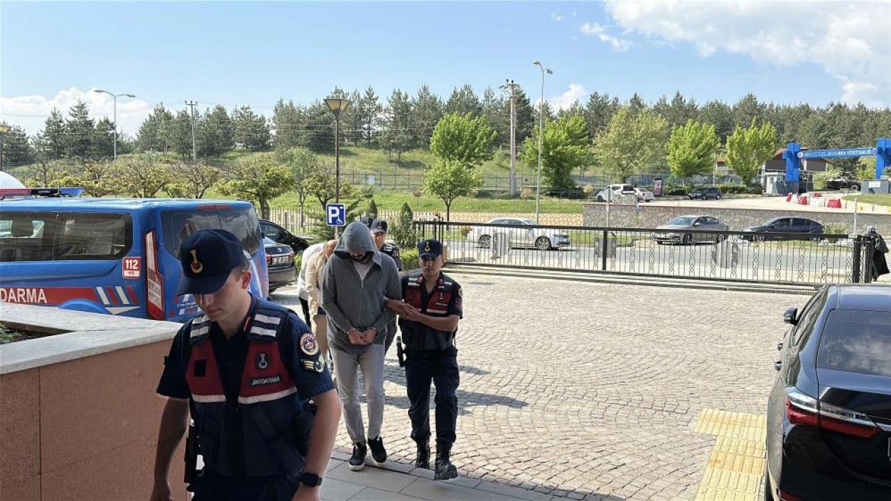 Dolandırıcılık Şebekesine Eş Zamanlı Operasyon!