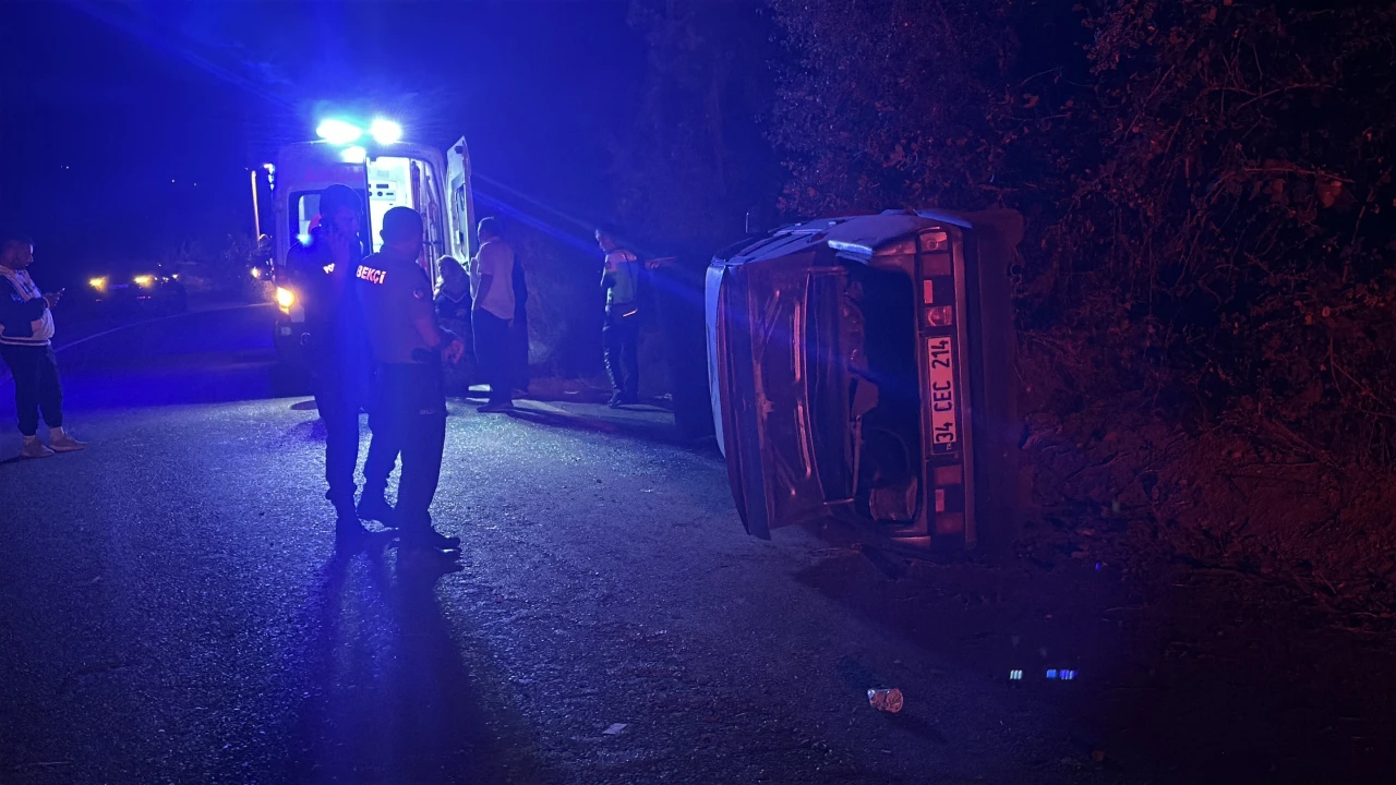 Otomobil Yan Yattı, Sürücü Olay Yerinden Kaçtı