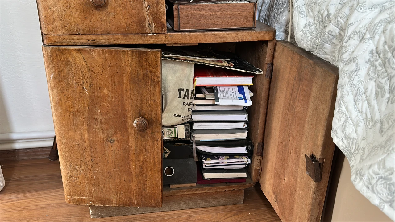 Yaşadıklarını Gün Gün Not Ediyor