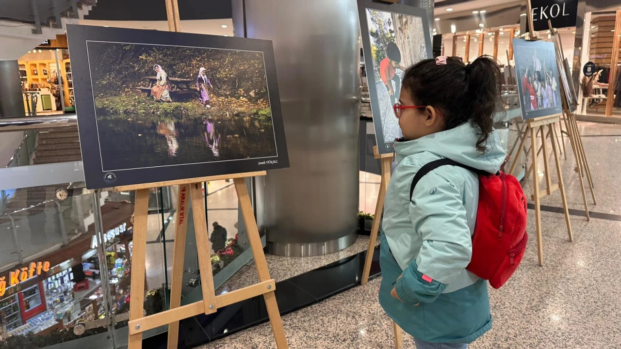 Aile Ve Çocuk Temalı Fotoğraf Sergisi Açıldı