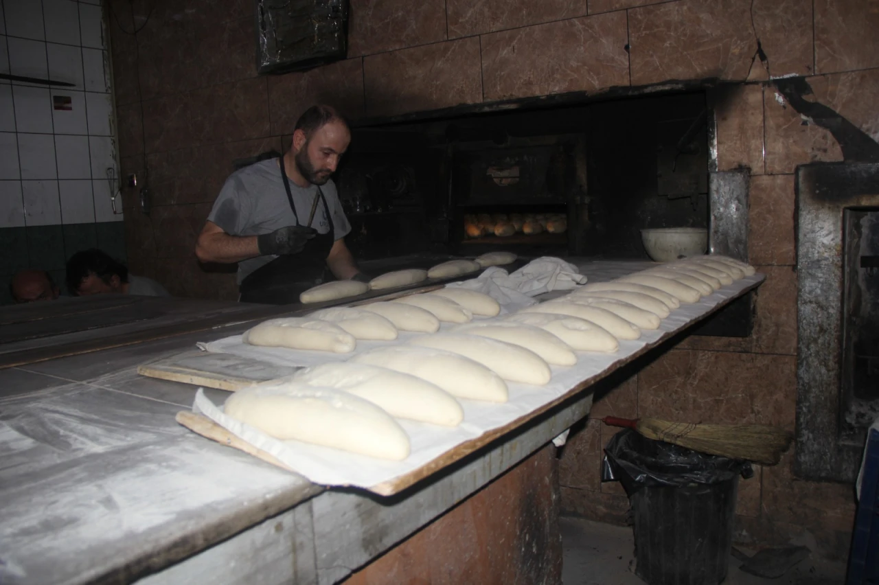 300 Derecelik Sıcakta Zorlu Mesai