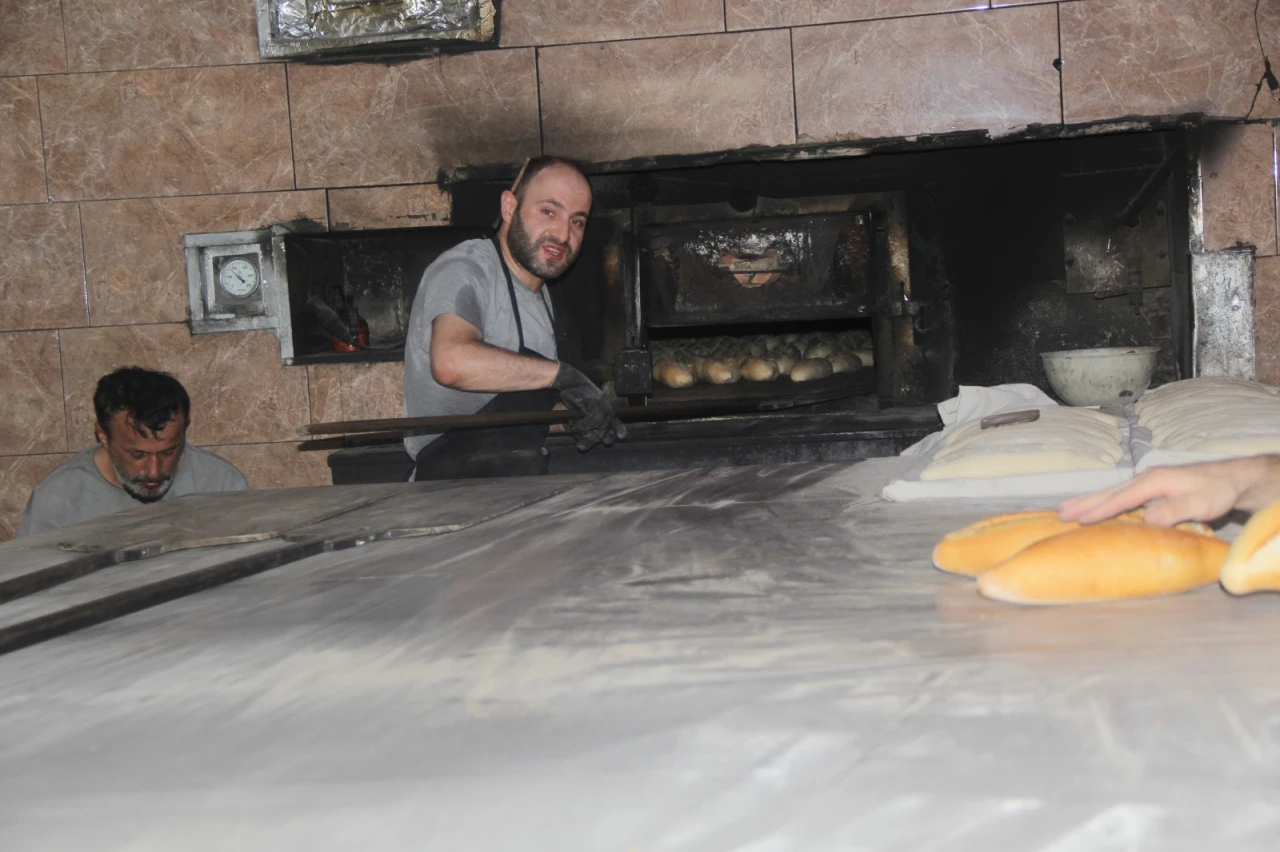 300 Derecelik Sıcakta Zorlu Mesai