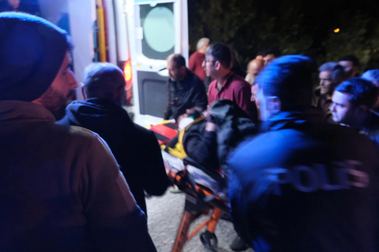 Tır Şarampole Devrildi!