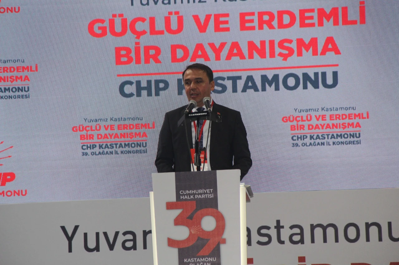 CHP Genel Başkanı Özgür Özel: 'Millet Bizden Kavga Değil, Hizmet Bekliyor'