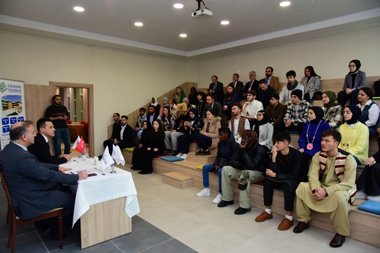 'Uluslararası Öğrenci Olmak' Çalıştayı Düzenlendi