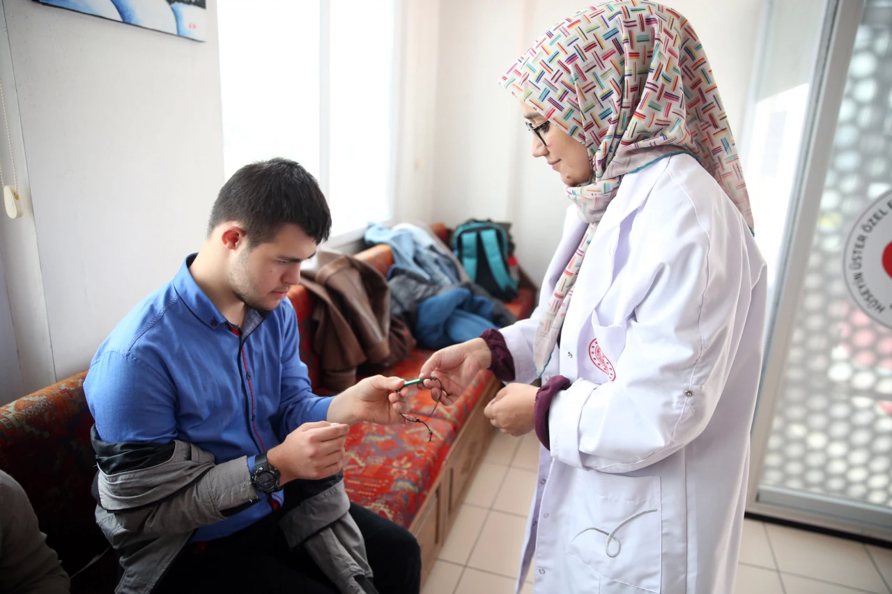 Hazırlanan Bileklikler Onlara Rehberlik Ediyor