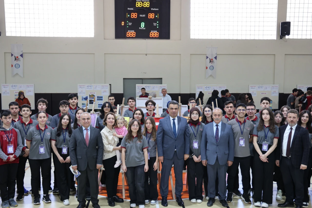 Kastamonu İl Milli Eğitim Müdürü Gümüş, TÜBİTAK 4006 Bilim Fuarına Katıldı