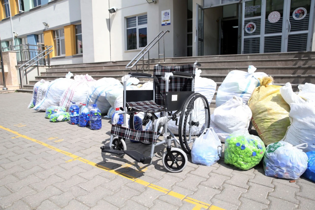 1 Yıl Boyunca 30 Torba Topladılar