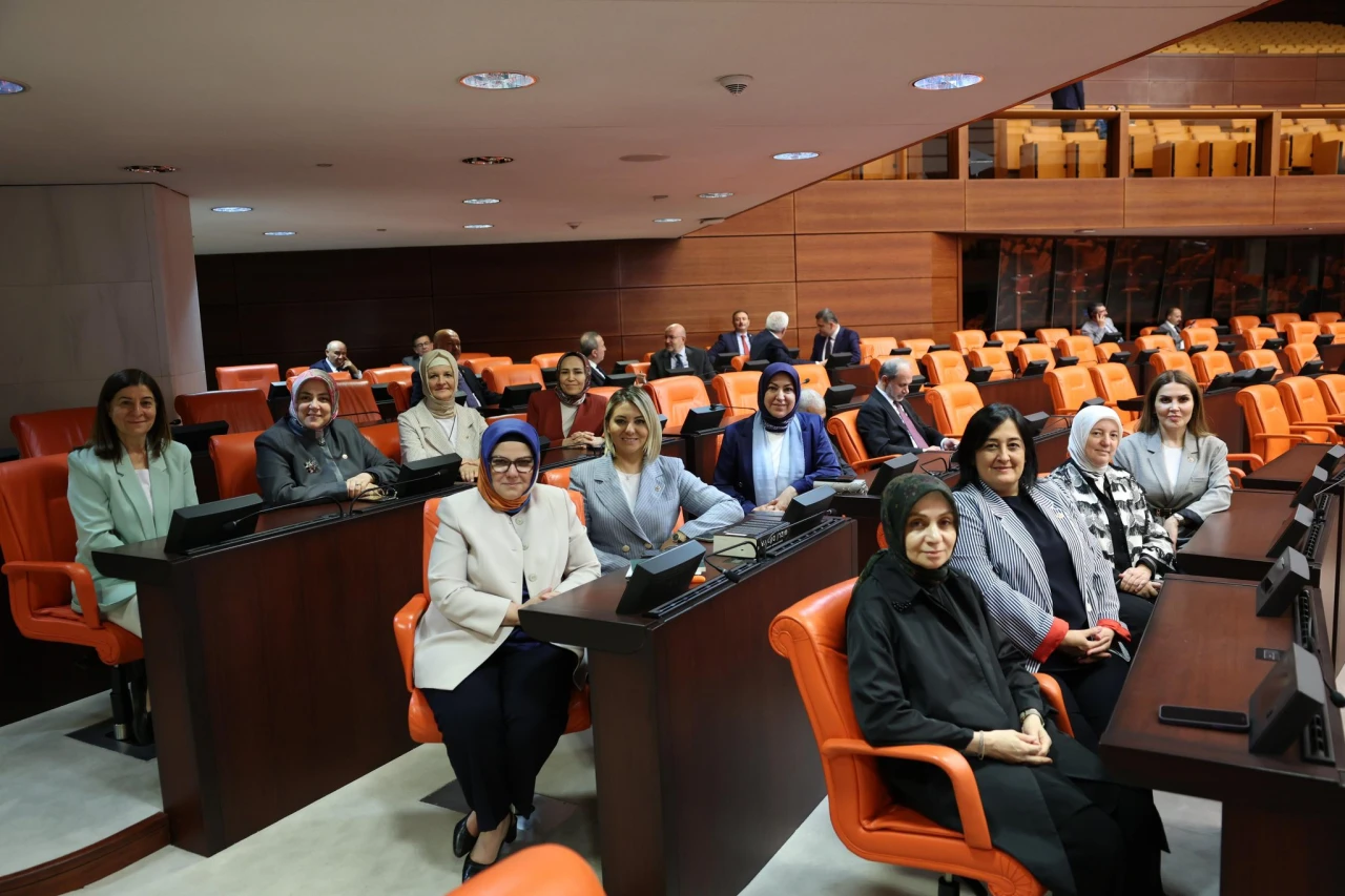 Milletvekilleri Yaz Dönemi İçin Sahaya İniyor