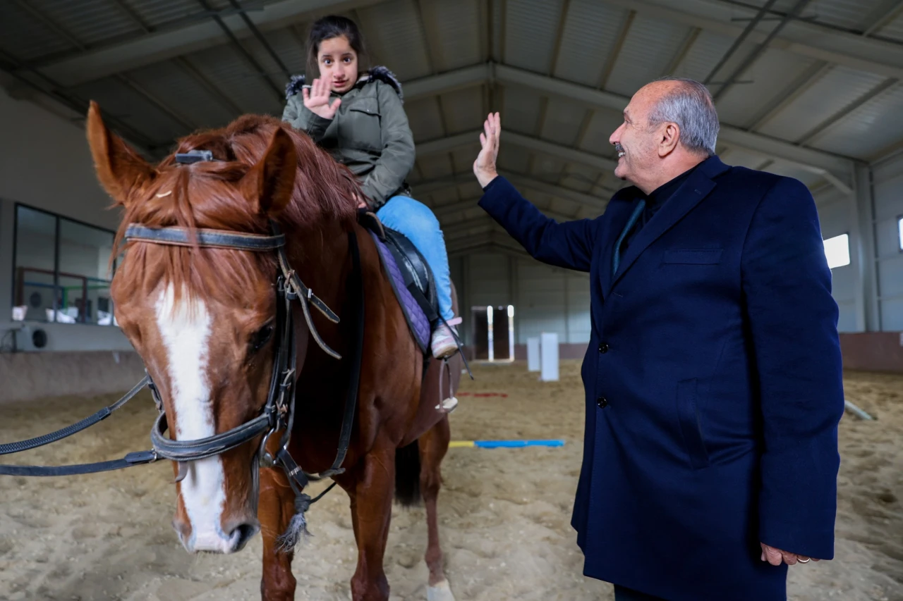 Özel Bireyler Atlı Terapiye Katıldı