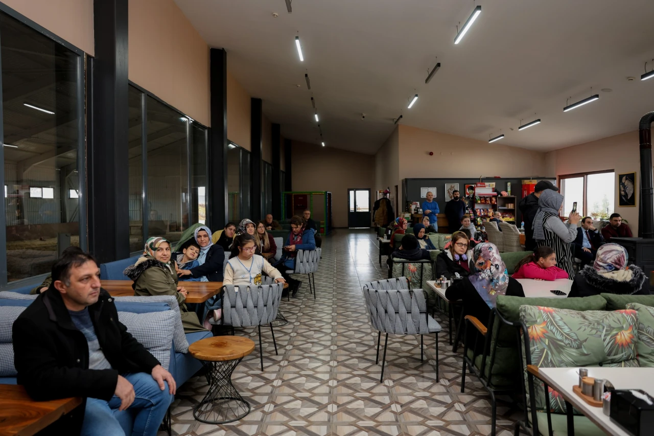 Özel Bireyler Atlı Terapiye Katıldı