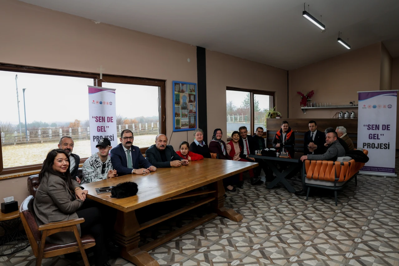 Özel Bireyler Atlı Terapiye Katıldı