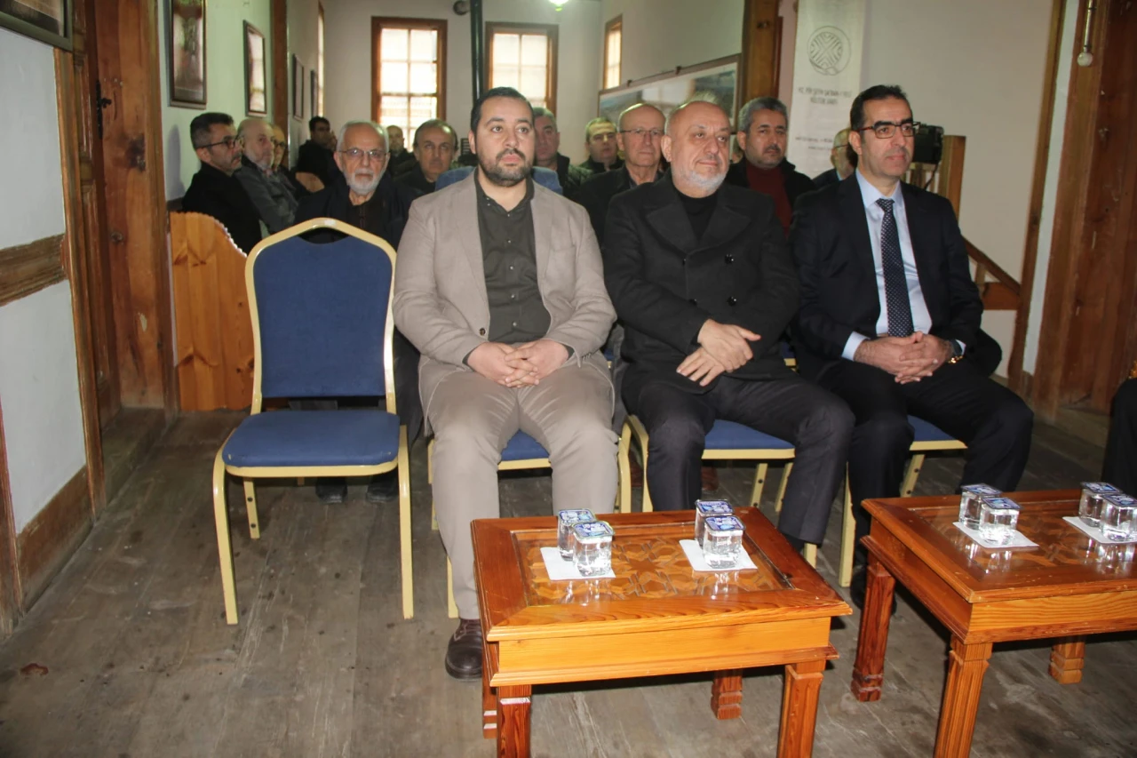 İlim Hikmet Sofrası Sohbetleri Devam Etti