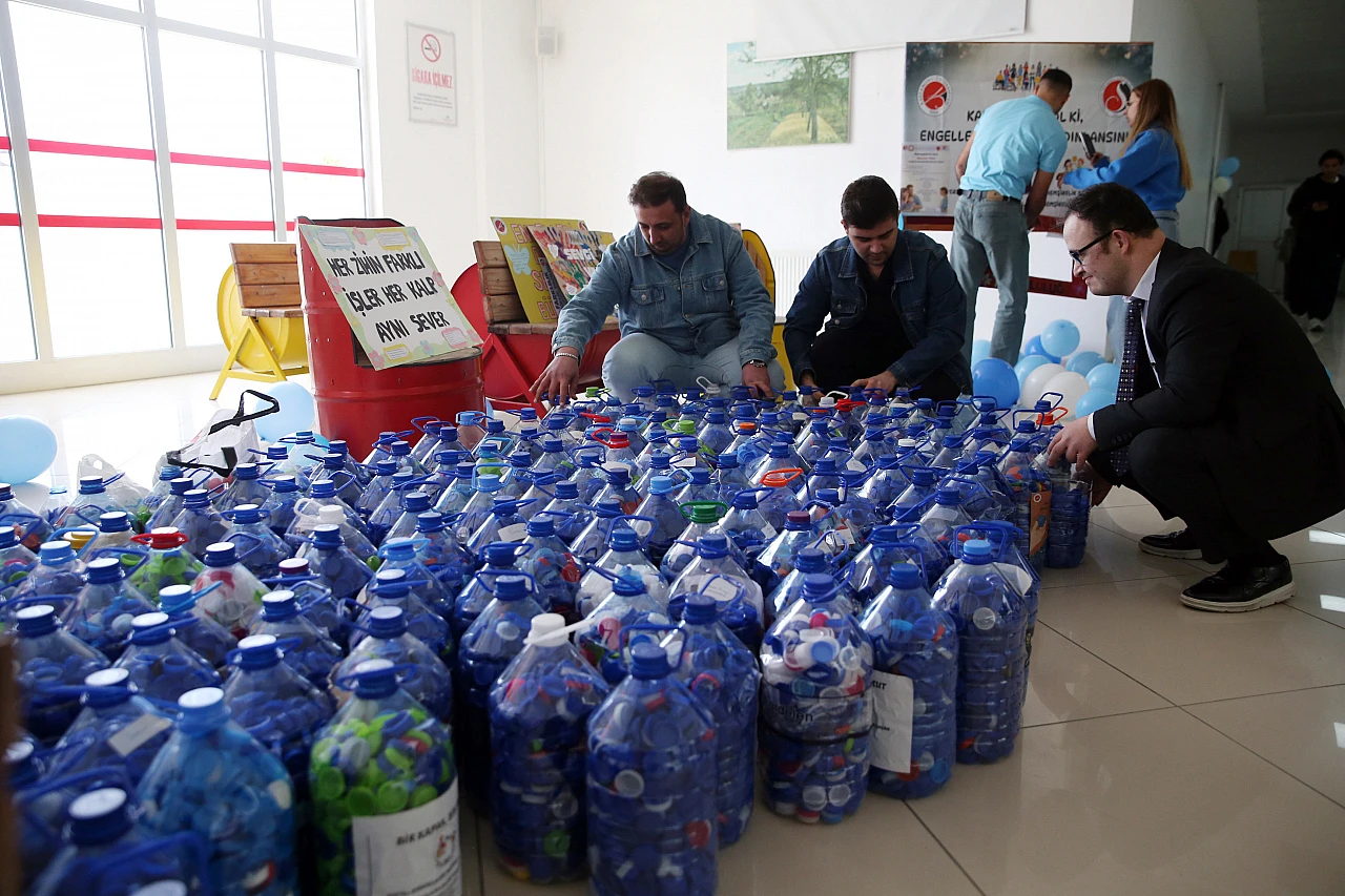 Özel Bireyler İçin 200 Bin Kapak Topladılar