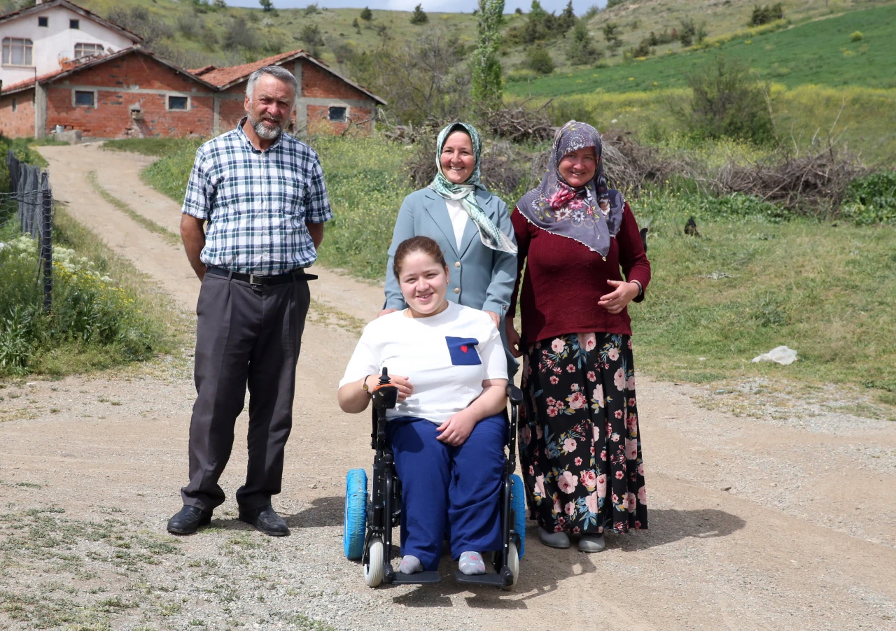 Kendileri Küçük, Yüreği Büyük Çocuklar