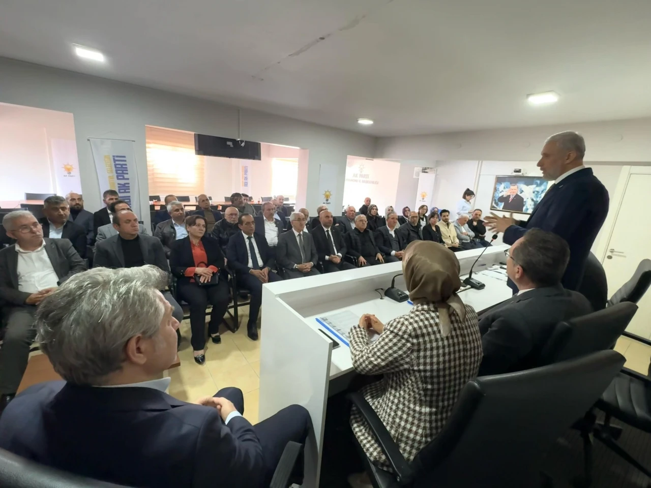 Adil Biçer'den, AK Parti İl Başkanlığı'na Ziyaret