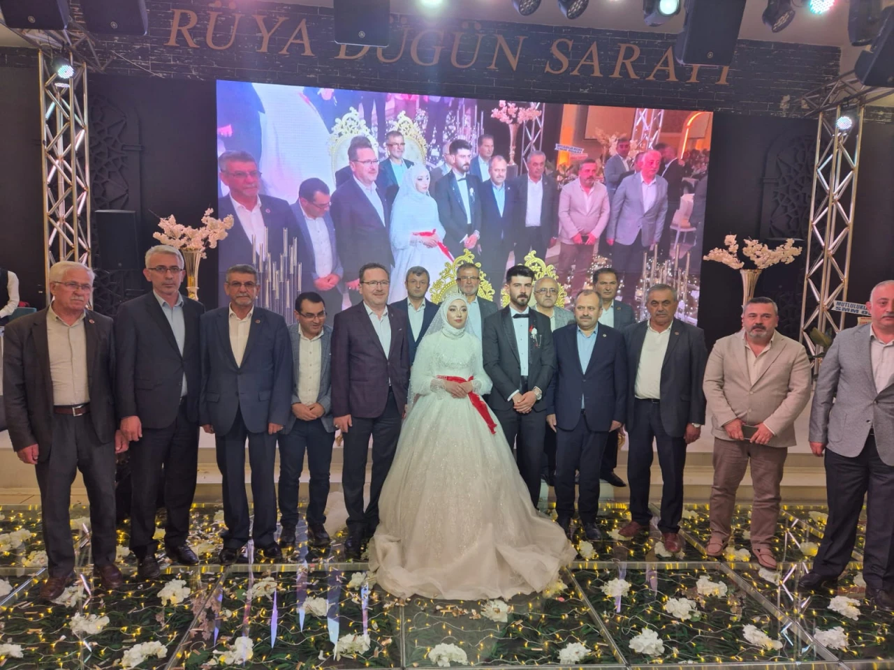 Ayyüce İle Zafer Evlendi