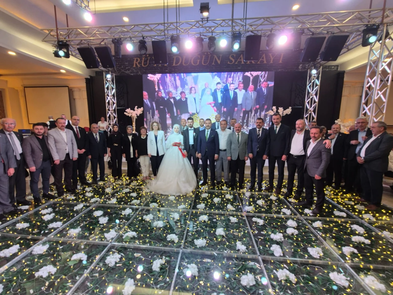 Ayyüce İle Zafer Evlendi