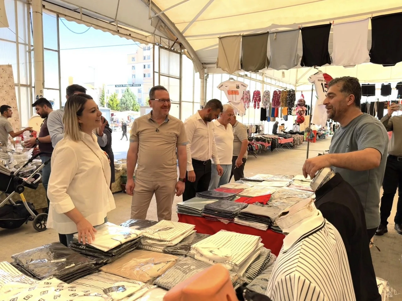 AK Parti'den Pazar Ziyareti