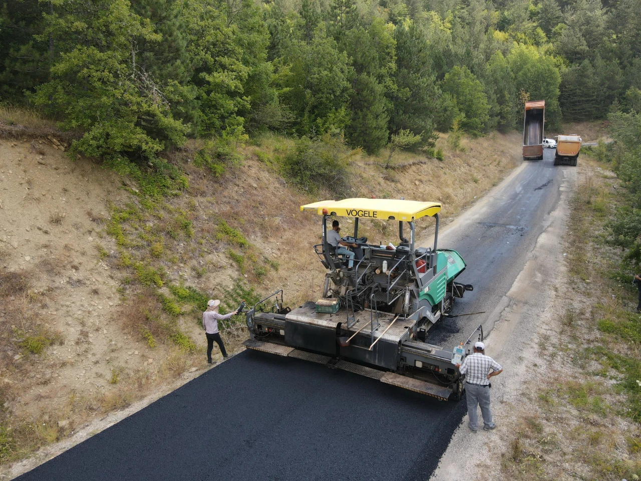 Köy Yolları İçin Gece Gündüz Çalışıyorlar