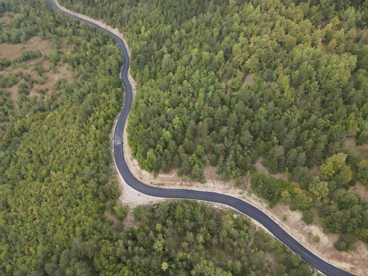 Köy Yolları İçin Gece Gündüz Çalışıyorlar