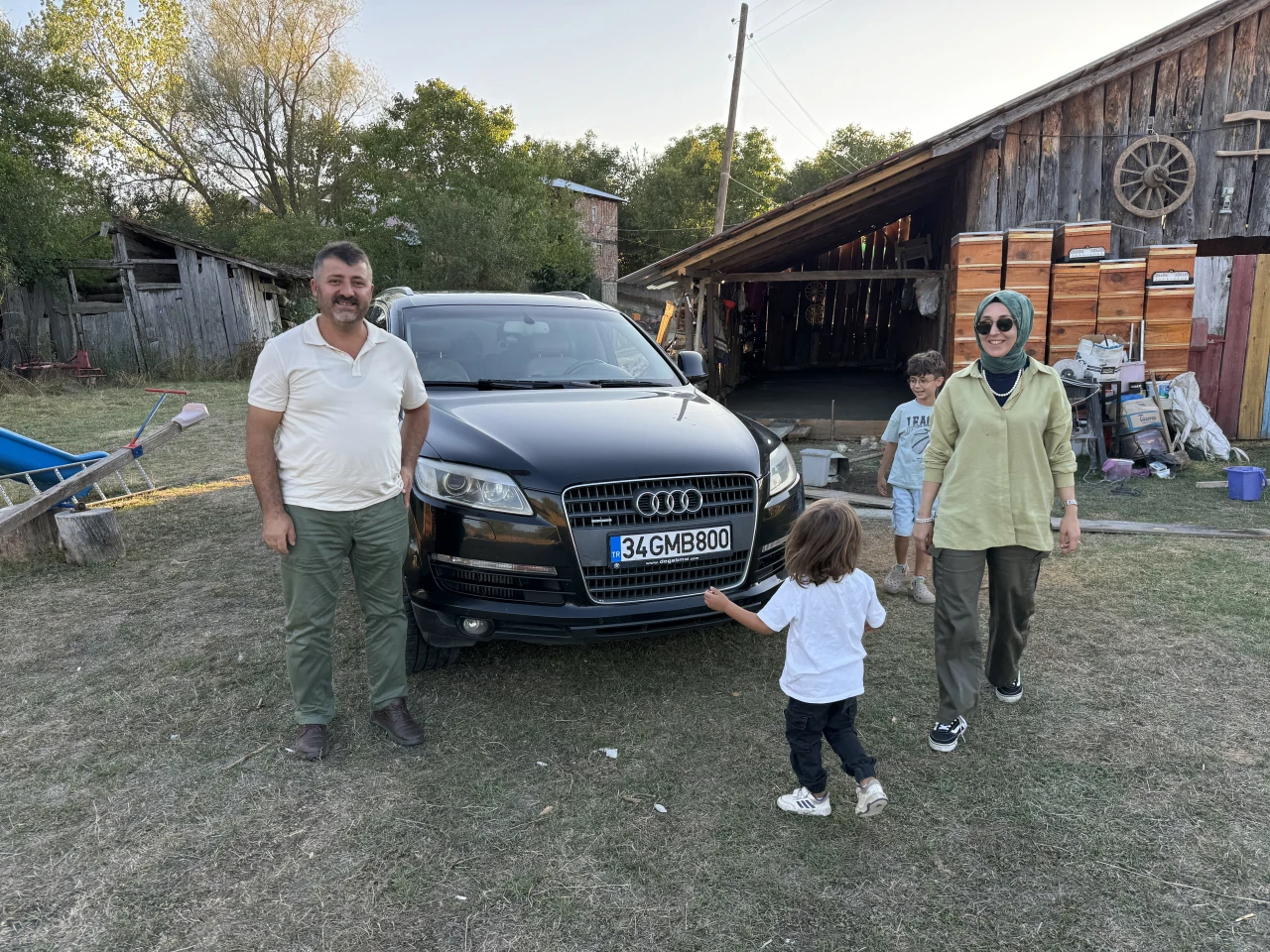 Arıları İçin 900 Kilometre Yol Kat Ediyor