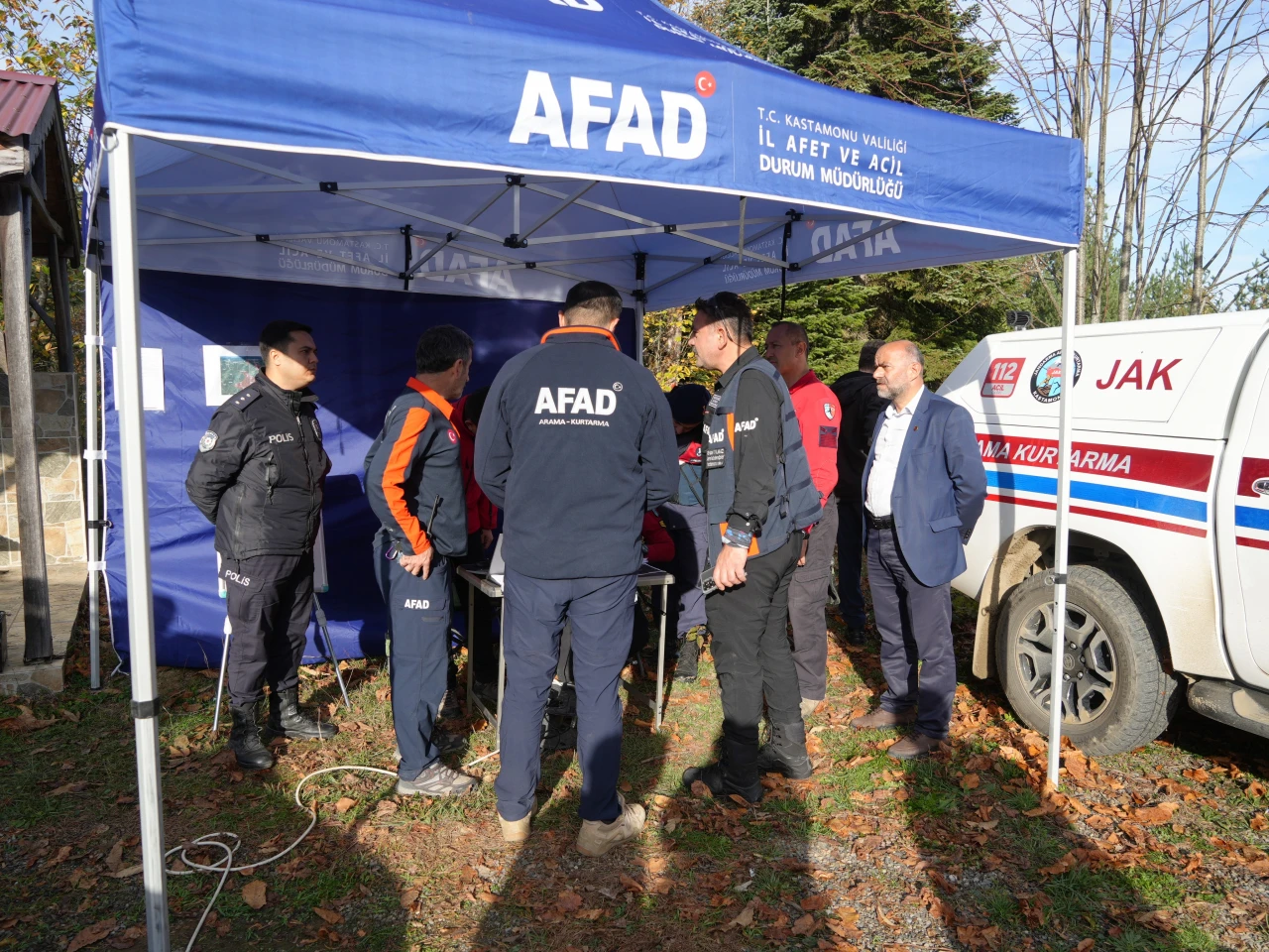 Yoğun Sis Altında Arama Sürüyor