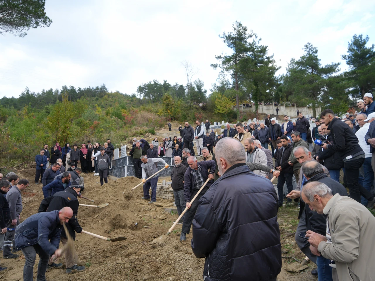 Anne Ve Oğlu Son Yolculuğuna Uğurlandı!