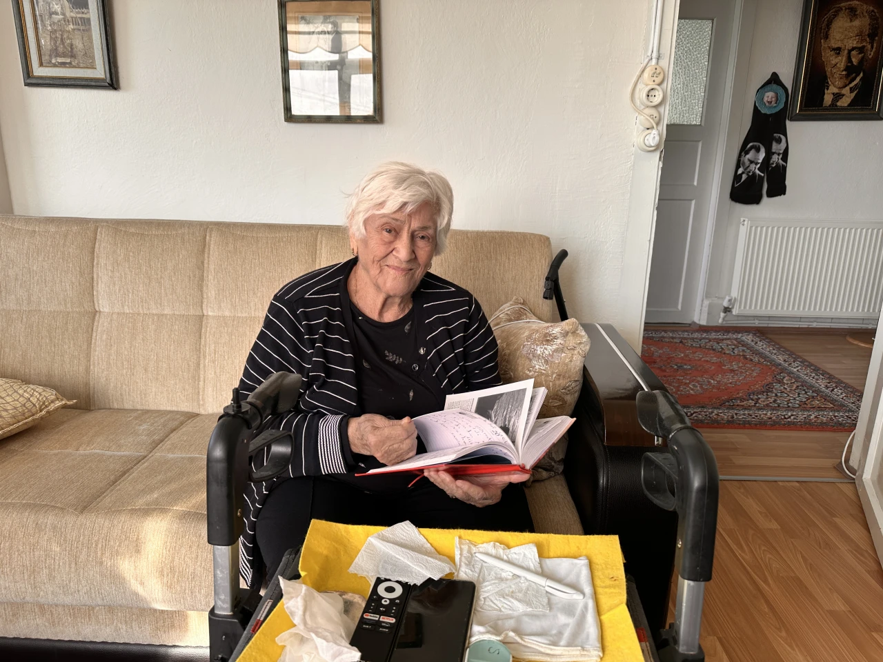 Yaşadıklarını Gün Gün Not Ediyor