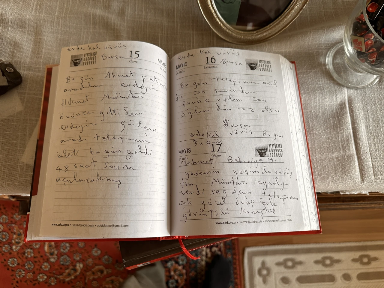 Yaşadıklarını Gün Gün Not Ediyor