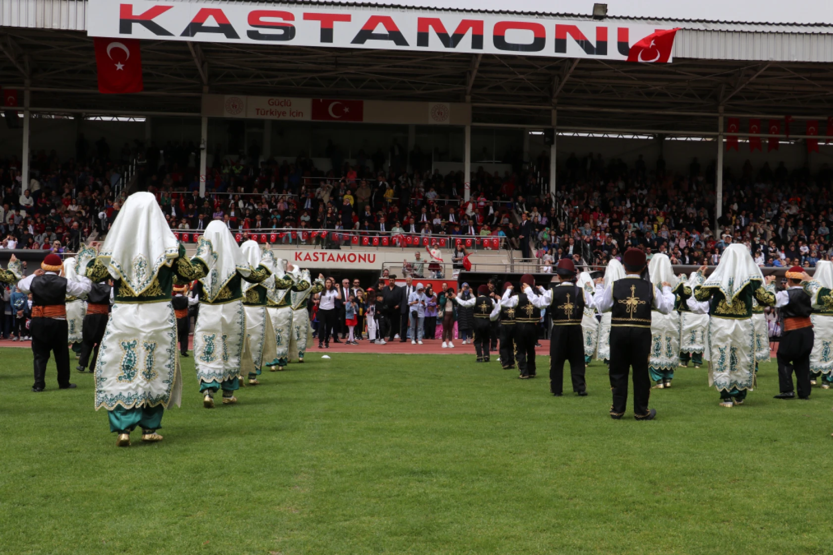23 Nisan Coşkusu Gazi'de Doruğa Ulaştı