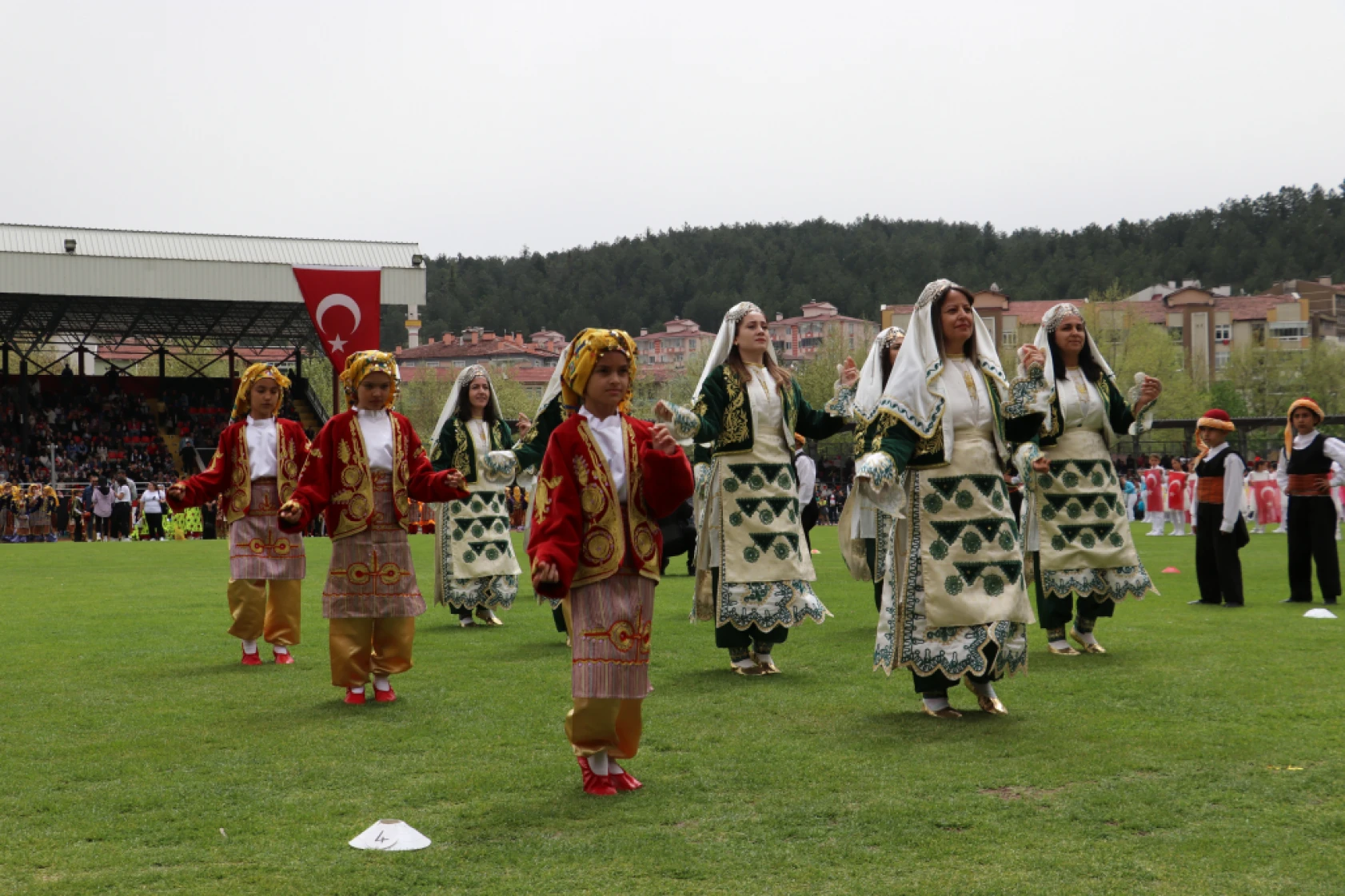 23 Nisan Coşkusu Gazi'de Doruğa Ulaştı