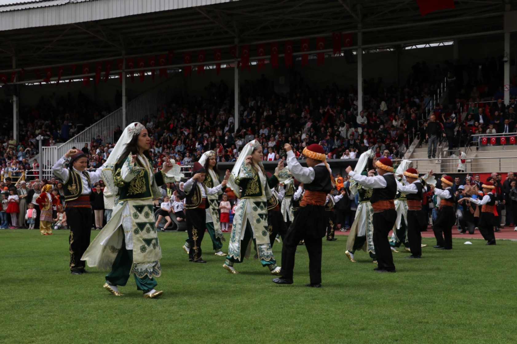 23 Nisan Coşkusu Gazi'de Doruğa Ulaştı