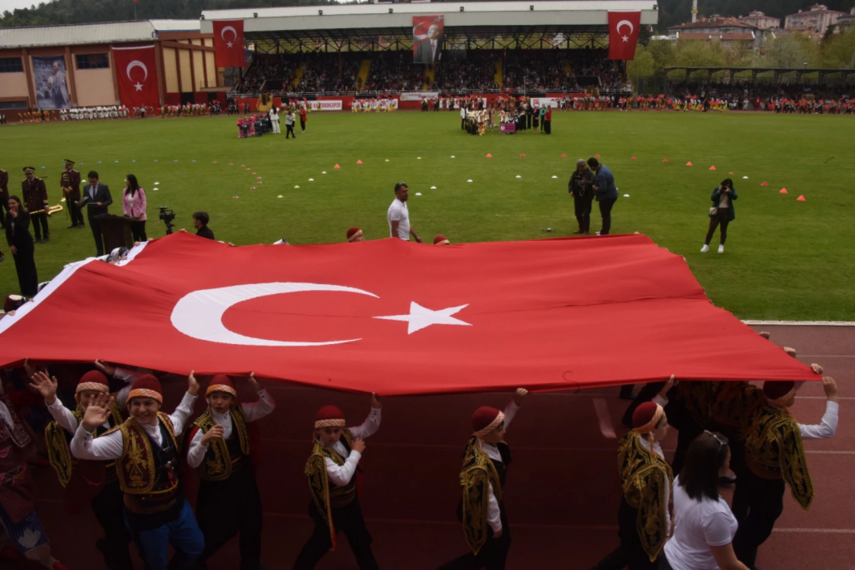 23 Nisan Coşkusu Gazi'de Doruğa Ulaştı