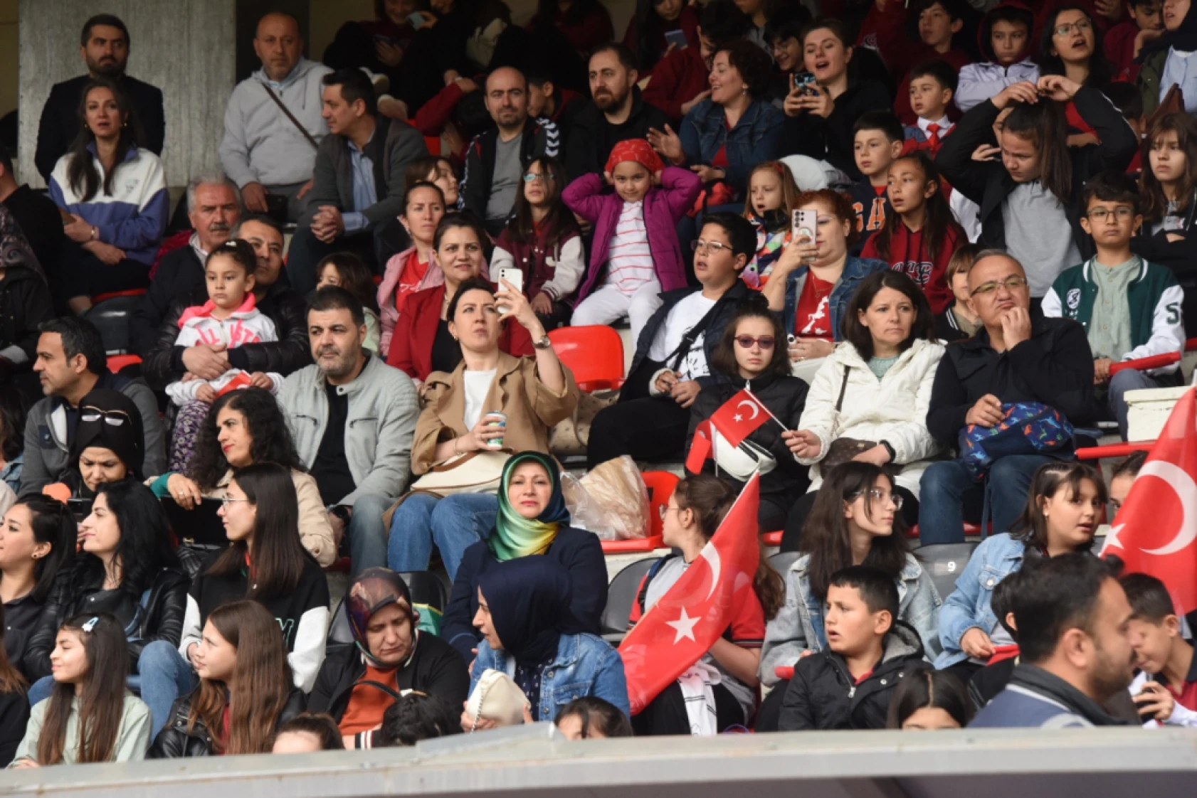 23 Nisan Coşkusu Gazi'de Doruğa Ulaştı