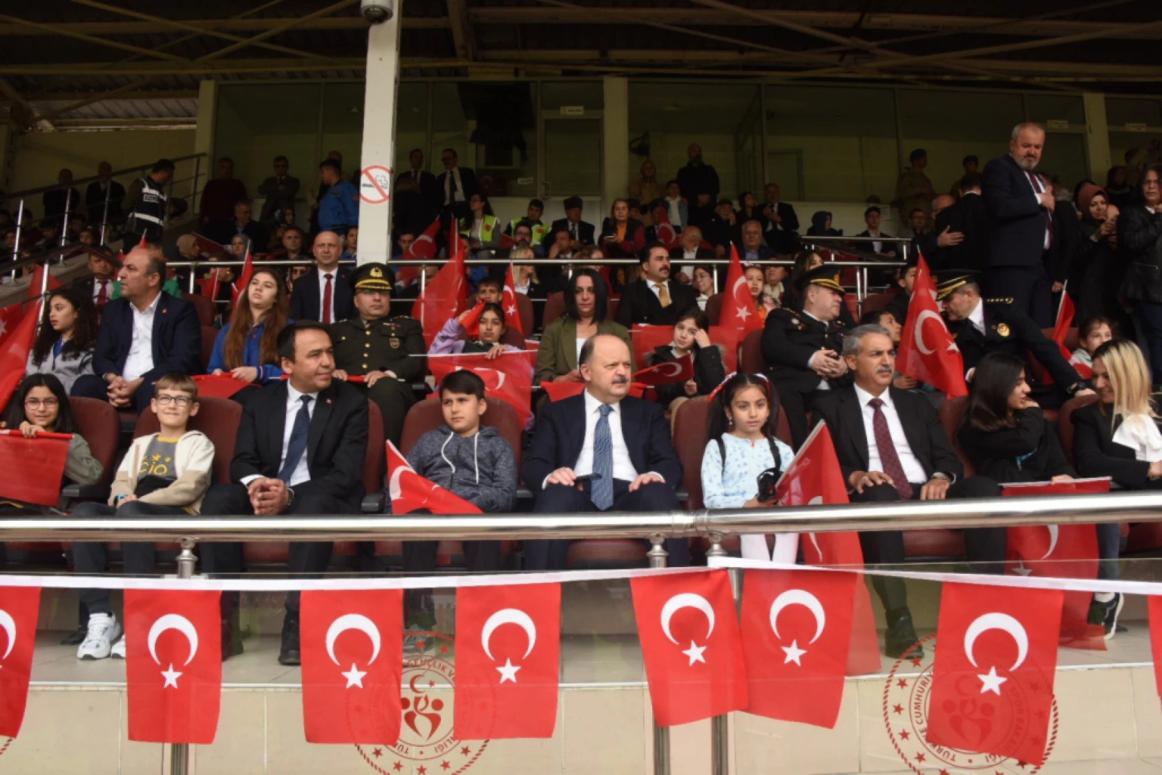 23 Nisan Coşkusu Gazi'de Doruğa Ulaştı